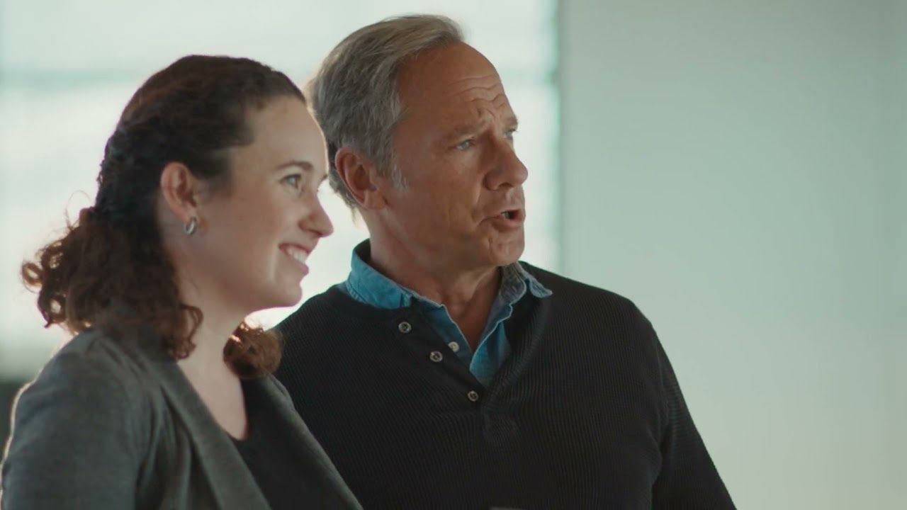 Mike Rowe gets to know Victoria. (:60)